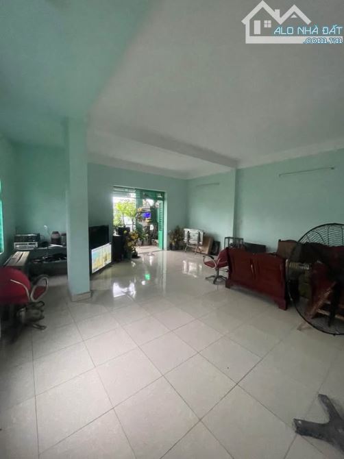 CẦN BÁN NHANH NHÀ 3 TẦNG GÓC 2MT ĐƯỜNG NGUYỄN CÔNG TRIỀU - DT 111M2 - GIÁ 7,X TỶ - 4