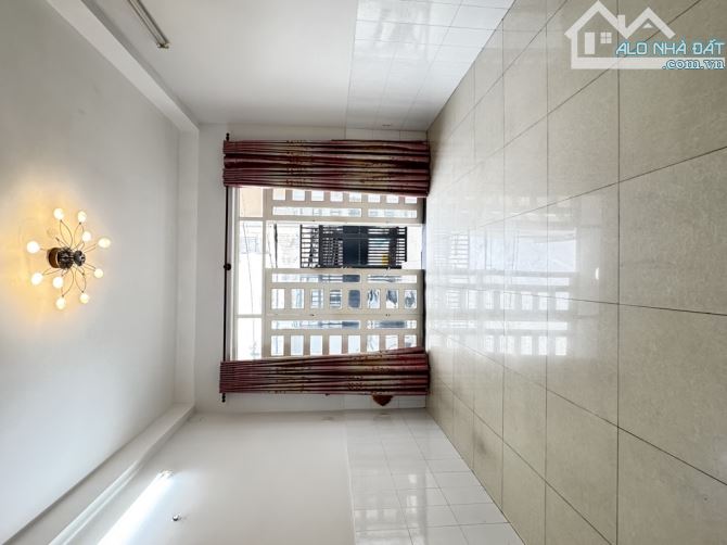 HẺM THÔNG - DIỆN TÍCH KHỦNG 84M2 - GẦN CHỢ BÀ CHIỂU - NHÀ 4 TẦNG - NHỈNH 8 - 4
