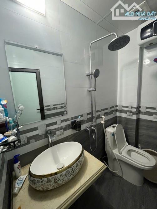 Bán nhà Kim Giang - Thanh Trì , ngõ rộng Oto đỗ gần , 42m2 - 6T - Giá nhỉnh 8 tỷ - 5
