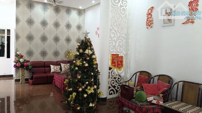 🎯 BÁN LÔ ĐẤT KHỦNG TRUNG TÂM TP – TẶNG NGUYÊN QUÁN CAFE + NHÀ CẤP 4 - 5