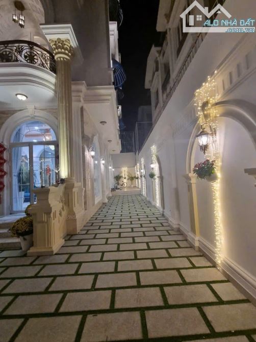 Bán gấp biệt thự view sông Sài Gòn, Đặng Thùy Trâm  P. 13, BT, 10x21, 3T , Thang Máy, 33.8 - 5