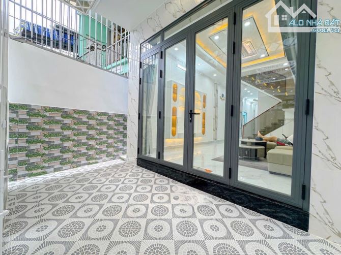 THỊ TRẤN NB - 110m2 , NỘI THẤT FULL, SÁT Q7 300M Chỉ 6 TY - 5