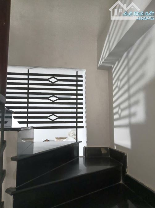 Bán nhà 1 trệt 2 lầu sân thượng giá mềm – ngay công viên Làng Hoa, Gò Vấp - 5