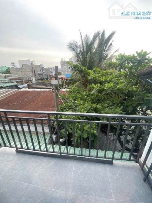 BÁN GẤP NHÀ MỚI XÂY, 2 TẦNG, FULL NỘI THẤT GẦN HẺM XE HƠI ,ĐƯỜNG PHẠM THẾ HIỂN Q8 ĐÚNG 3 T - 5
