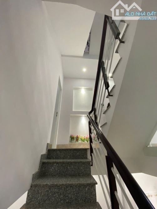 NHÀ 125M2 CỰC ĐẸP KẾ TRẦN HƯNG ĐẠO, NHÀ PHỐ DĨ AN, ÔTÔ VÔ NHÀ, NGANG 7M 8 PN, CHỈ 5 TỶ - 5
