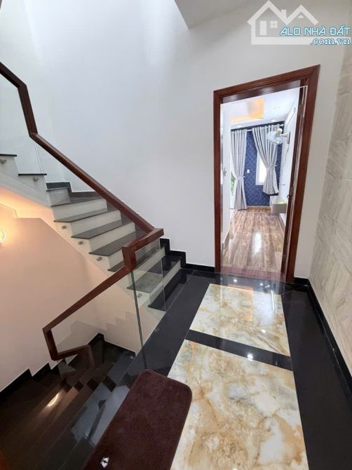 BÁN NHÀ ĐẸP HOÀNG BẬT ĐẠT – TÂN BÌNH – 5 TẦNG FULL NỘI THẤT – HẺM Ô TÔ – GIÁ CHỈ 8,9 TỶ - 5