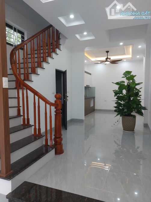 Siêu Phẩm Nhà Đẹp Việt Hưng, Long Biên, 5T, 47m2, chỉ 7,6 tỷ( lô góc, ô tô Vf3 đỗ cửa) - 5