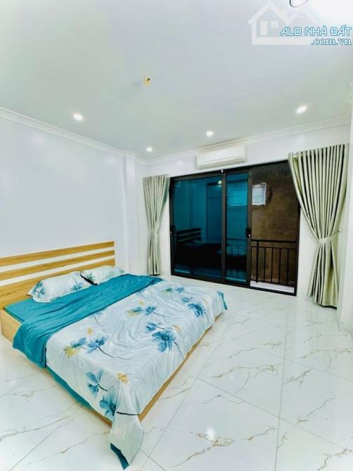 NHÀ HIẾM CHÙA BỘC – 2 MẶT NGÕ – 50M² – 7 PHÒNG NGỦ – CHỈ CÁCH Ô TÔ VÀI BƯỚC - GẦN PHỐ - 5