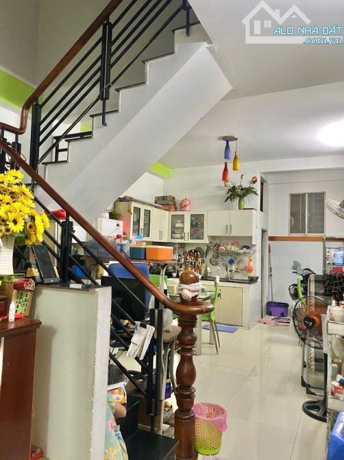 BÁN NHÀ 4 TẦNG-DỌN VÀO Ở NGAY-ÔTÔ NGỦ TRONG NHÀ-PHẠM THẾ HIỂN-DT: 4X16-NHỈNH 8 TỶ - 5