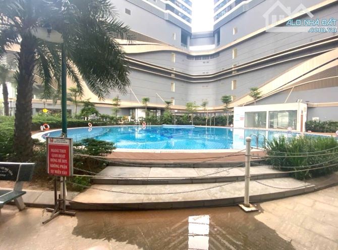 BÁN CĂN HOA HẬU- LÔ GÓC TÒA N01-T8 - 135M2 - 16 TỶ- VIEW HỒ TÂY - FULL NỘI THẤT- CÓ BỂ BƠI - 5