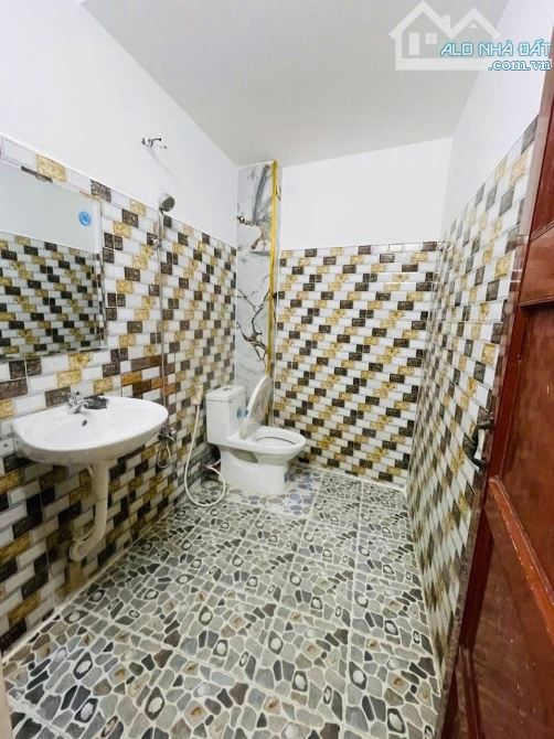 Nhà 1 Lầu 2 Mặt Tiền Đường Trước Sau. Ngay Thị Trấn Cần Giuộc. Sổ Hồng Riêng Giá Rẻ - 5