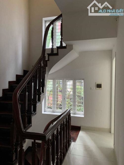 Bán BIỆT THỰ Đội Cấn - BA MẶT THOÁNG - Ô TÔ CON VÀO NHÀ - 85m x 4 tầng mt 5.8m Giá 14tỷ. - 5