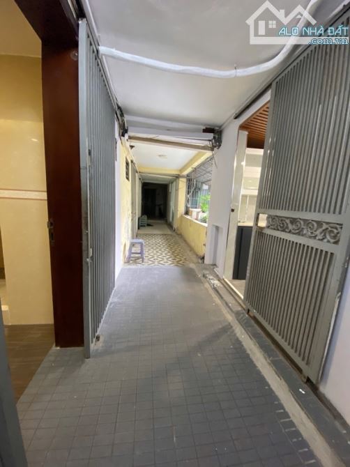 BÁN CĂN HỘ TẬP THỂ TRƯỜNG CHINH 100M2 SỬ DỤNG- GIÁ 4.45 TỶ  VỊ TRÍ ĐẸP - SÁT VÁCH BỆNH VIỆ - 5
