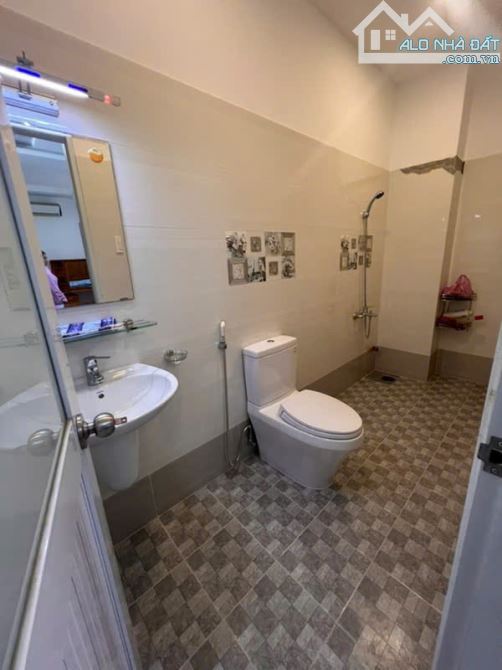 BÁN NHÀ CHDV 4 TẦNG ❌ 45TR/TH - HẺM 6m TRƯỜNG CHINH - 64m2 (4.4x14) - 8 TỶ - 5
