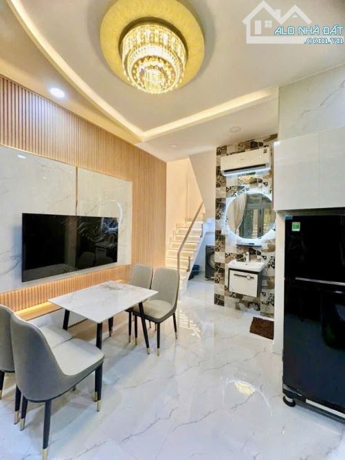 Nhà đẹp Lê Văn Sỹ, Q3 - Hẻm thông - Cách ô tô 20m - 3 tầng full nội thất - DTSD 60m² - 6