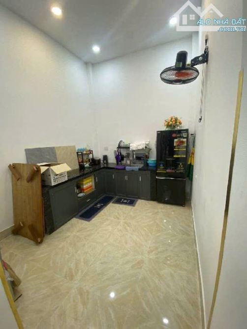 BÁN GẤP NHÀ MỚI XÂY, 2 TẦNG, FULL NỘI THẤT GẦN HẺM XE HƠI ,ĐƯỜNG PHẠM THẾ HIỂN Q8 ĐÚNG 3 T - 6