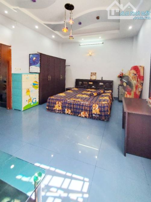 Nhà 4 tầng ngang 5.2m, 64m², sát mặt tiền Văn Thân Q6, kinh doanh được. 8.2 tỷ - 6