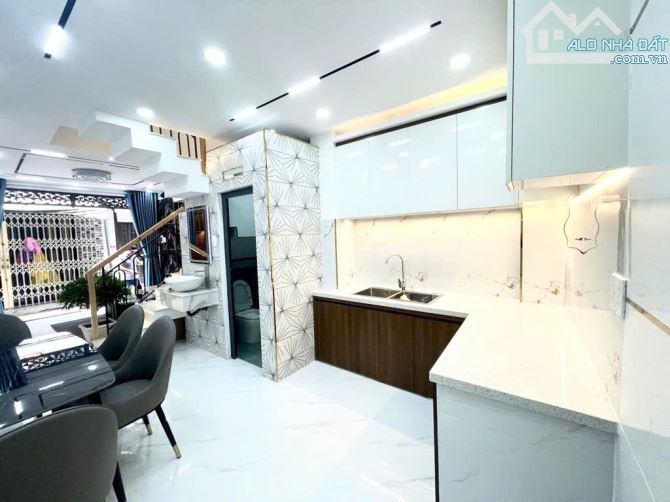 Bán nhà đẹp gần Phan Huy Ích, vào ở ngay, 4 tầng, SHR - 6