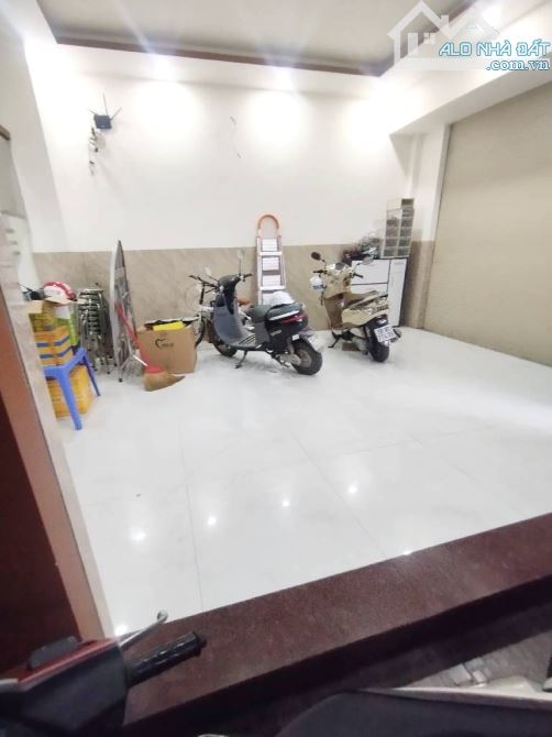 Biệt thự 3 Tầng khu VIP đường HÀ HUY GIÁP, An Phú Đông, Q12, Dt 139m2(9.2x16), đường 10m. - 2