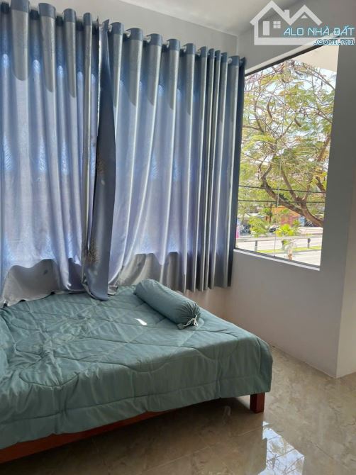 BÁN CĂN GÓC 2 MẶT TIỀN NHÀ 3 TẦNG ĐỐI DIỆN ĐẠI HỌC KINH TẾ ĐÀ NẴNG. DÒNG TIỀN 30 TRIỆU/ TH - 6