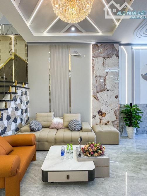 NHÀ TRỤC CHÍNH HẺM LIÊN TỔ 3-4 NGUYỄN VĂN CỪ CÓ SÂN ĐỖ Ô TÔ - 6