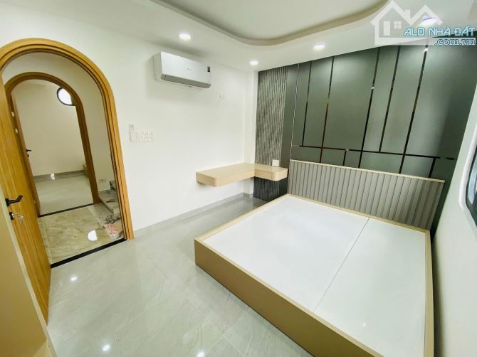 Bán nhà 1/ Phan Huy Ích ph12 DT:5,5x15 3 lầu 4pn, giá :7,2 tỷ TL - 6