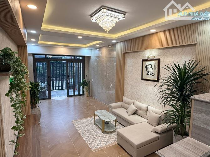 Bán nhà MT nội bộ Bùi Minh Trực- 4m x 13- 52m/2 - 1 trệt 4 Lầu + sân thượng - 4PN - F6 Q8 - 7