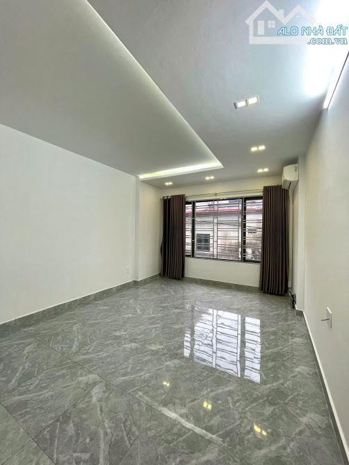 🚗 VŨ CHÍ THẮNG – NHÀ 4 TẦNG – 82M² – Ô TÔ ĐỖ CỬA – GIÁ CHỈ 5,9 TỶ - 7