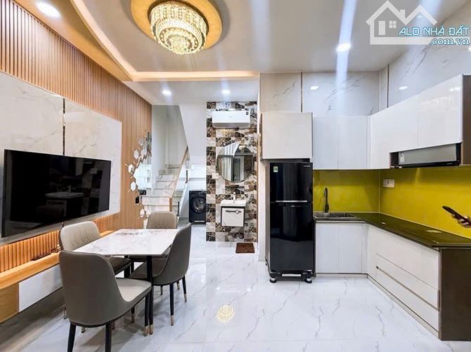Nhà đẹp Lê Văn Sỹ, Q3 - Hẻm thông - Cách ô tô 20m - 3 tầng full nội thất - DTSD 60m² - 7