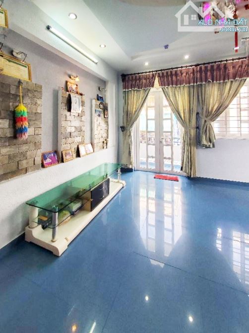 Nhà 4 tầng ngang 5.2m, 64m², sát mặt tiền Văn Thân Q6, kinh doanh được. 8.2 tỷ - 7
