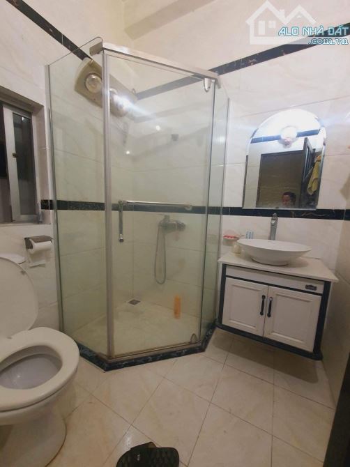 LÔ GÓC 3 THOÁNG – 7 TẦNG – HÀNG XÓM ROYAL – VIEW SÂN BÓNG – CHỈ 10.8 TỶ - 7