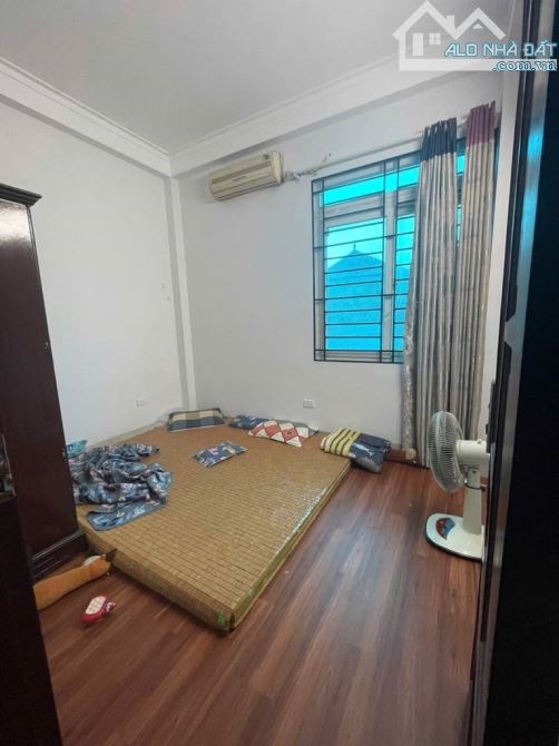 Bán nhà Đa Sỹ - Hà Đông - Gần chợ - Nhà dân xây 38m2 - 4 Tầng - 4 ngủ - Giá 6 tỷ - 7