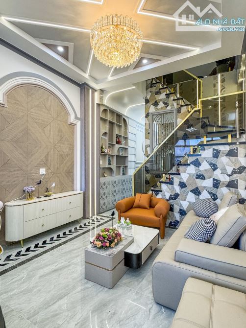 NHÀ TRỤC CHÍNH HẺM LIÊN TỔ 3-4 NGUYỄN VĂN CỪ CÓ SÂN ĐỖ Ô TÔ - 7