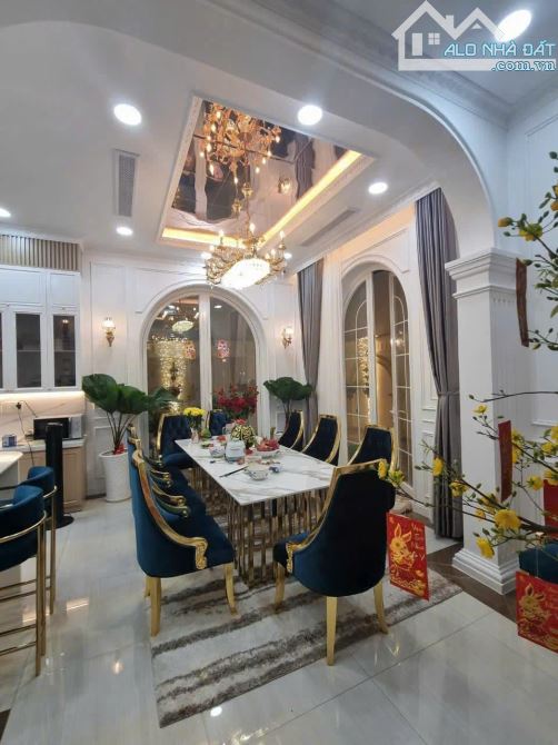 Bán gấp biệt thự view sông Sài Gòn, Đặng Thùy Trâm  P. 13, BT, 10x21, 3T , Thang Máy, 33.8 - 8