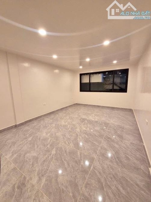 LÔ GÓC 3 THOÁNG – 7 TẦNG – HÀNG XÓM ROYAL – VIEW SÂN BÓNG – CHỈ 10.8 TỶ - 8
