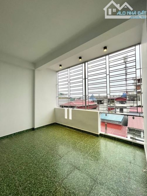 🚗 VŨ CHÍ THẮNG – NHÀ 4 TẦNG – 82M² – Ô TÔ ĐỖ CỬA – GIÁ CHỈ 5,9 TỶ - 9