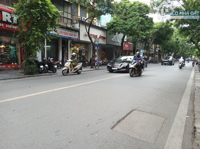 Mặt phố Hàng Bông Hoàn Kiếm trung tâm phố cổ DT 440m2, MT 15.5m, Giá 242 tỷ