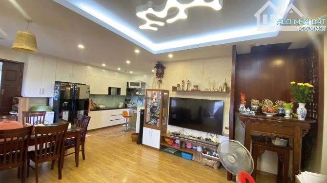 Bán căn hộ 3 ngủ chung cư N03 Berriver Jardin 390 Nguyễn Văn Cừ,Long Biên, giá 7,6 tỷ