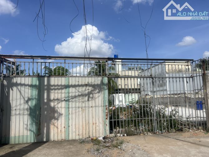 Bán mặt bằng 288 m2 đang cho thuê mặt tiền đuờng Hùng Vuơng,Đạo Thạnh tp Mỹ Tho