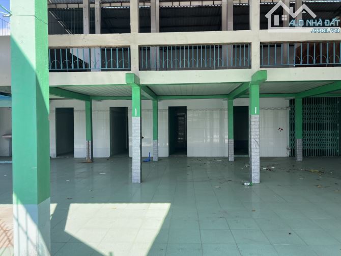 Bán nhà có gác 174 m2 mặt tiền đuờng Hồ Văn Nhánh,phuờng 5 Mỹ Tho