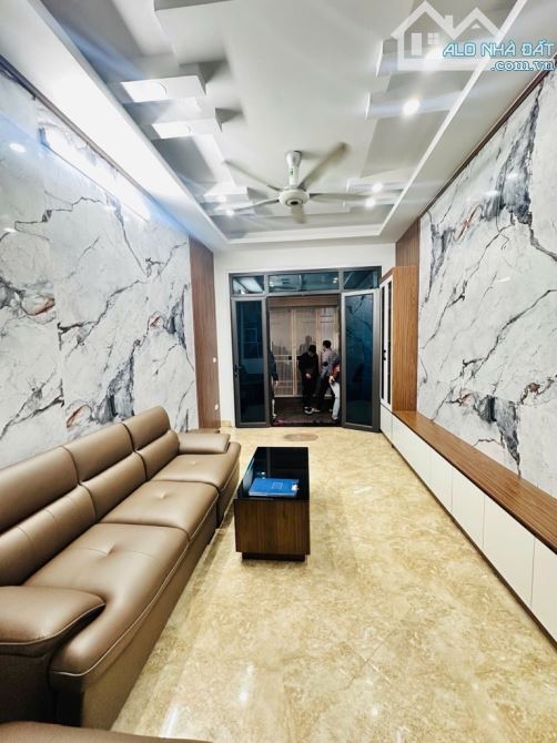 SIÊU PHẨM XUÂN ĐỈNH – 1 NHÀ RA PHỐ – 35M2x 5 TẦNG - Ô TÔ ĐÔ GẦN NHÀ – NHÀ NỞ HẬU
