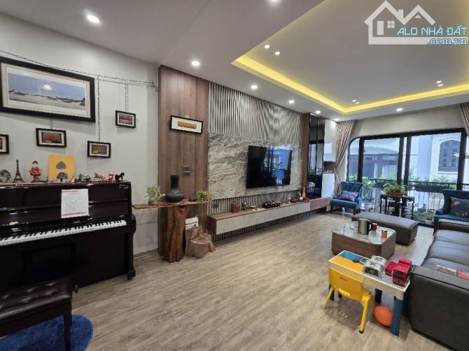 Phân Lô Vip Lê Văn Thiêm Ngụy Như Kom Tum Ô tô tránh 60m 5T MT 4.5m, 10m ra mặt phố 18 Tỷ
