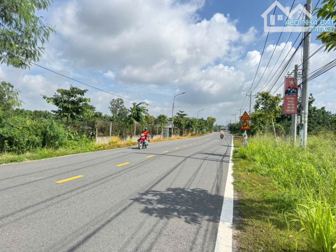 Bán đất vườn mặt tiền Hương Lộ 7, phường Tân Triều,Vĩnh Cửu. DT 3200m. ngang 38m. Giá 13,5