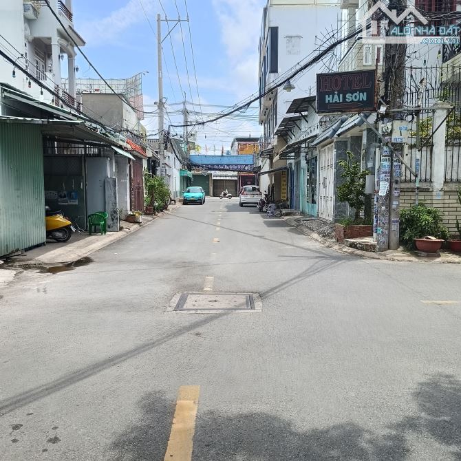 Hẻm 973, Nguyễn ảnh thủ, Q12. Nhà 4 lầu BTCT. Hẻm 7m, khu vực Vip Q12.