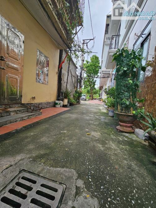 BÁN ĐẤT-TẶNG NHÀ NGÔ GIA TỰ - ĐỨC GIANG,