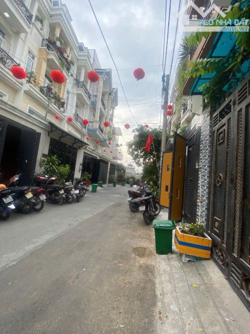 Bán Nhà 4 tầng FULL NỘI THẤT Khu Phân Lô đường TX33,phường THẠNH XUÂN,Q12,dt 66m².Hẻm 8m.