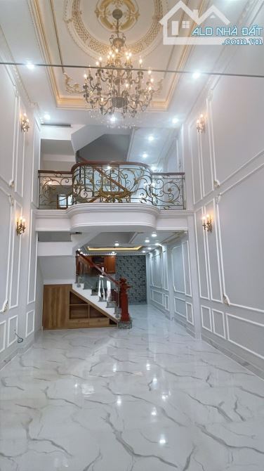 NHÀ MỚI ĐẸP Ở NGAY LINH ĐÔNG, HXH THÔNG, 5TẦNG, DT 68M2, NHỈNH 8TỶ