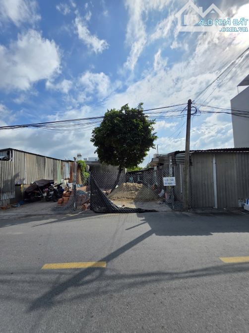 4ty5 TL 81,5m2 đất MT kinh doanh thông ra chợ Đông Thành 300m, p.Tân Bình