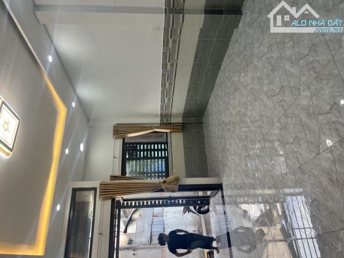 bán gấp nhà 1/ âu cơ 2 tầng sát mặt tiền 52m2 bên cạnh đại học văn hiến chỉ 4₫
