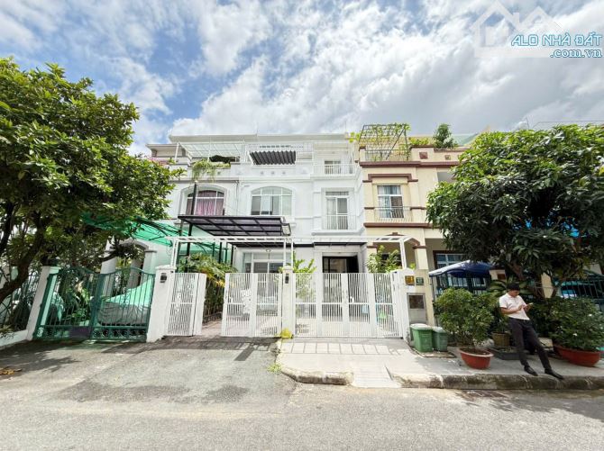 Bán căn biệt thự Compound Hưng Thái Phú Mỹ Hưng, PMH, Q7 SHR, giá chỉ từ 29 tỷ